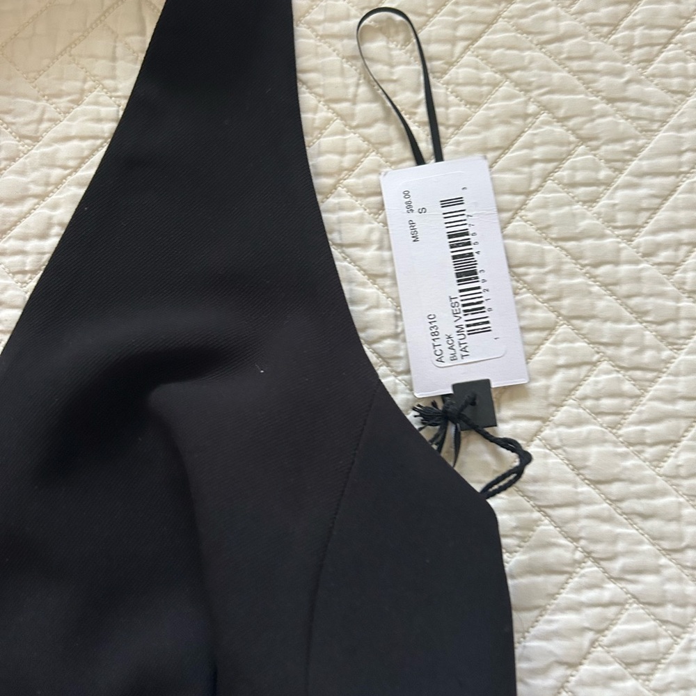 Astr black Tatum vest. Size small. NWT